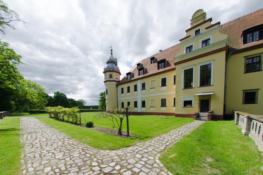 Palac Krobielowice Kąty Wrocławskie エクステリア 写真