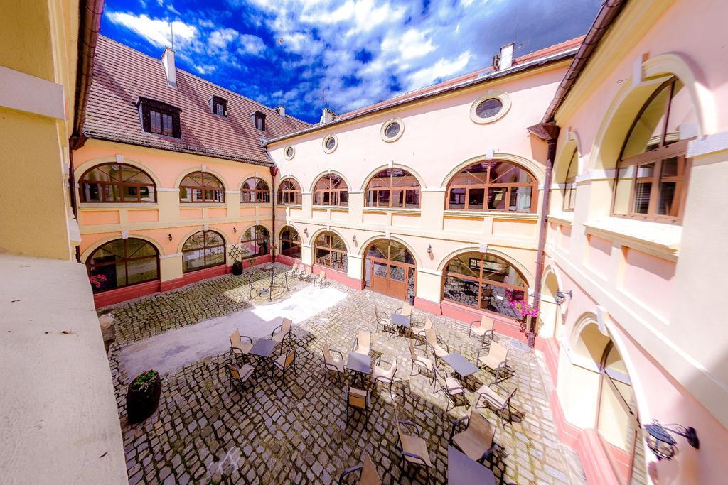 Palac Krobielowice Kąty Wrocławskie エクステリア 写真