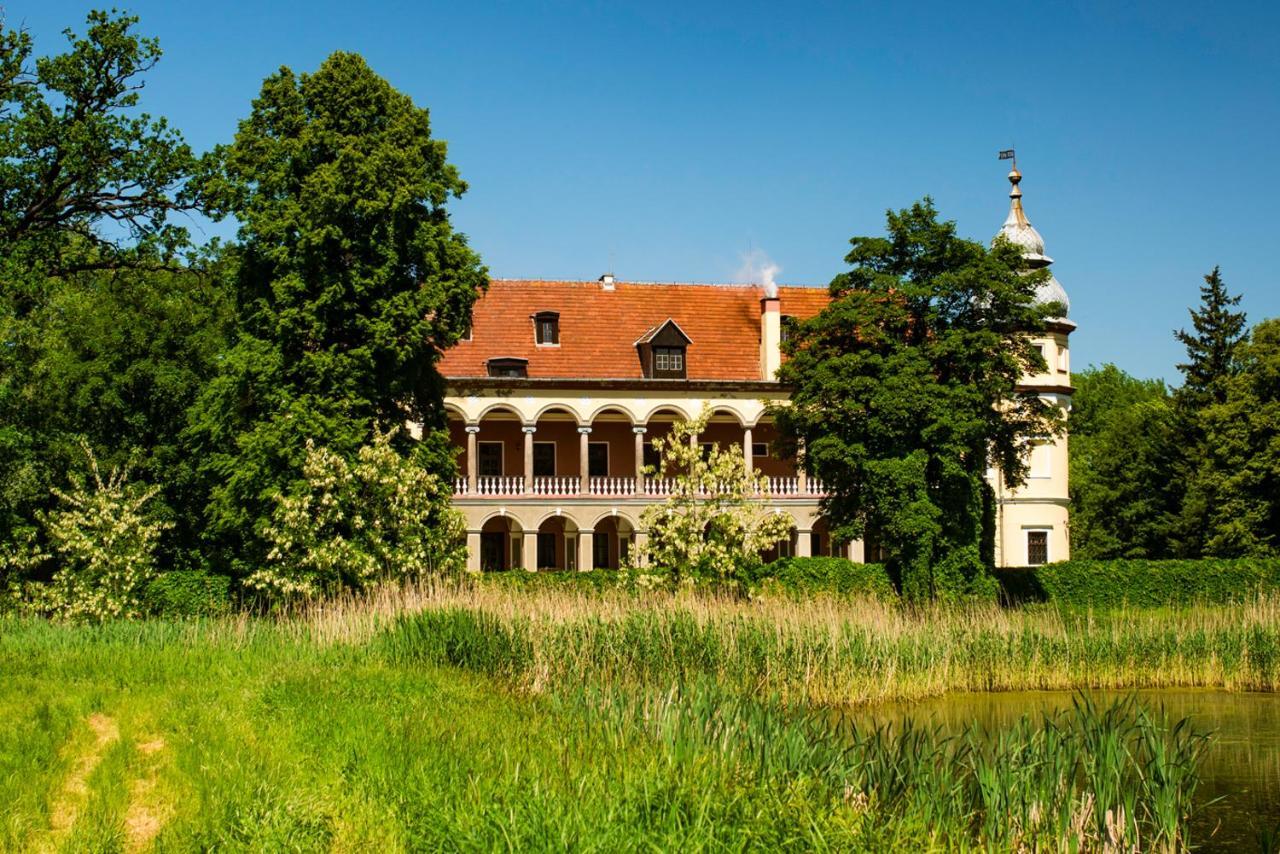 Palac Krobielowice Kąty Wrocławskie エクステリア 写真